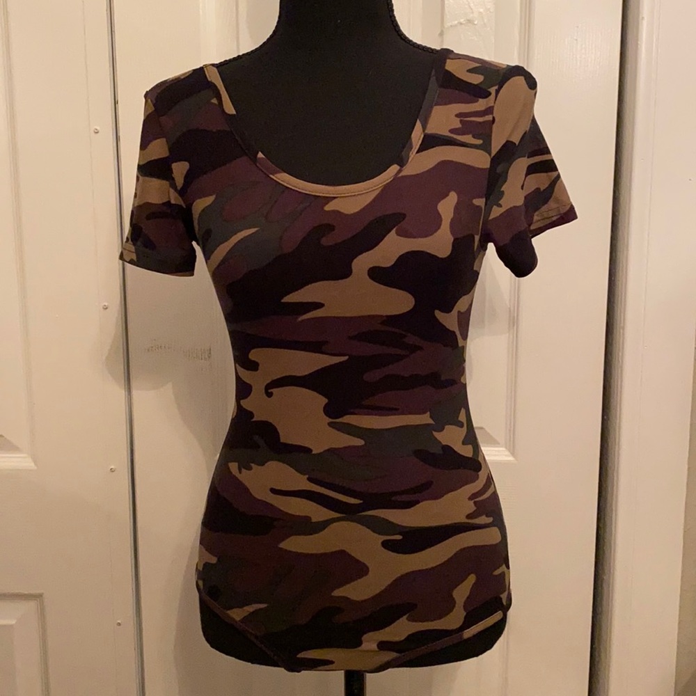 Ellie & Kate | women’s bodysuit top | small | army print
